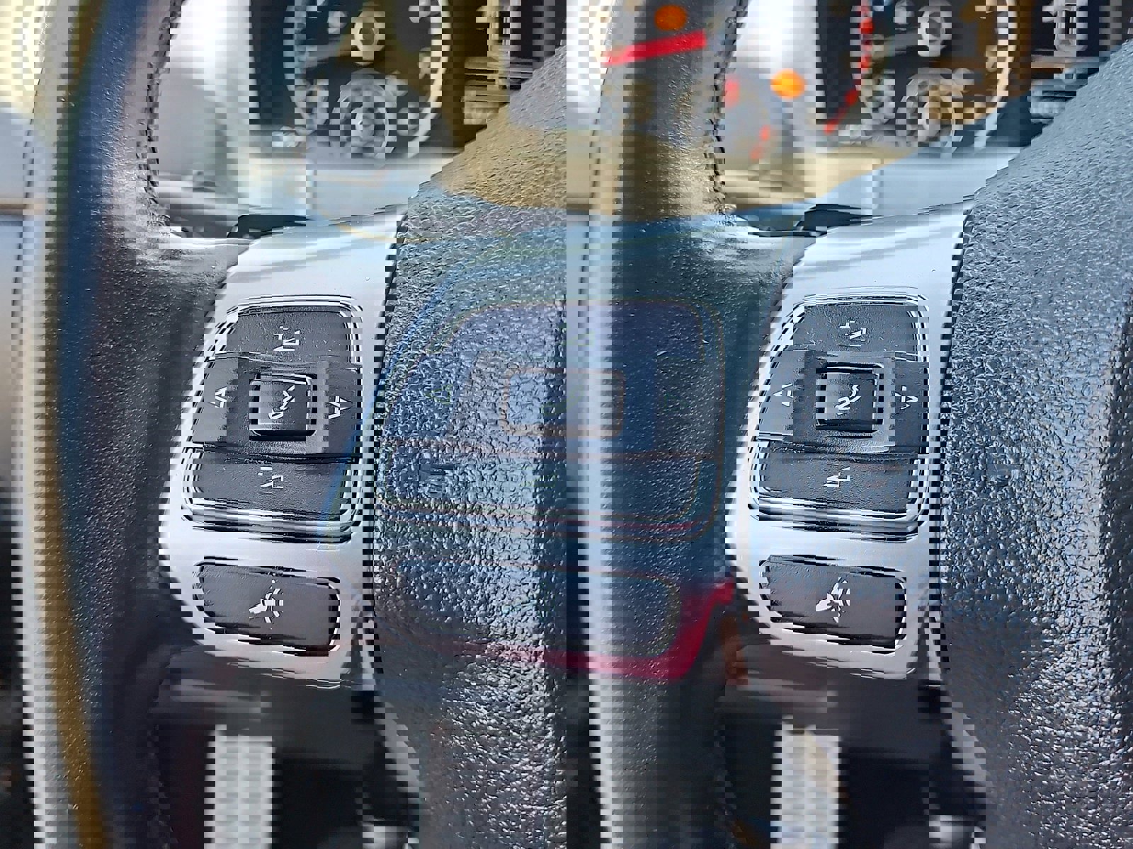 Used 2016 Volkswagen Tiguan R-Line FWD image 12