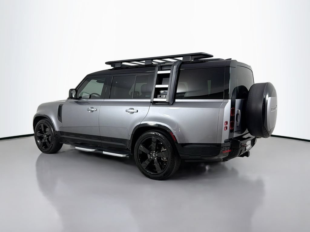 Used 2023 Land Rover Defender 130 X-Dynamic SE AWD/4WD image 7