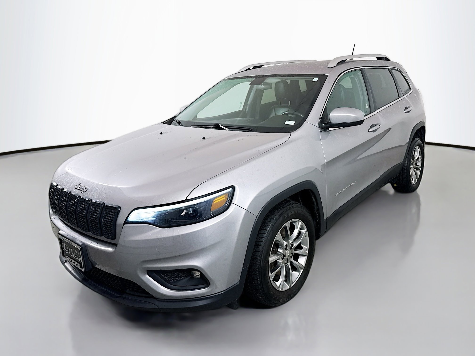 Used 2019 Jeep Cherokee Latitude Plus image 3
