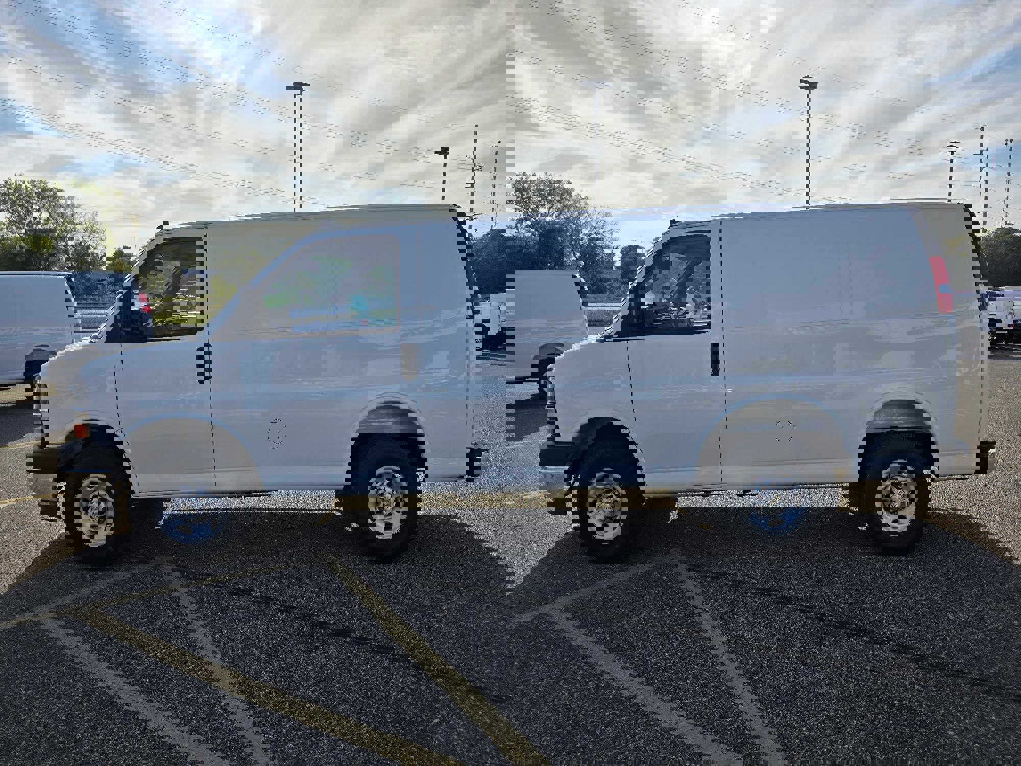 New 2025 Chevrolet Express 3500 w/ Driver Convenience Package image 2