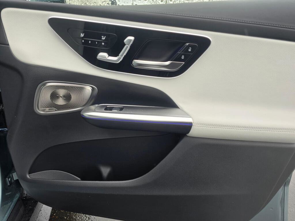 New 2026 Mercedes-Benz GLC 300 4MATIC image 26