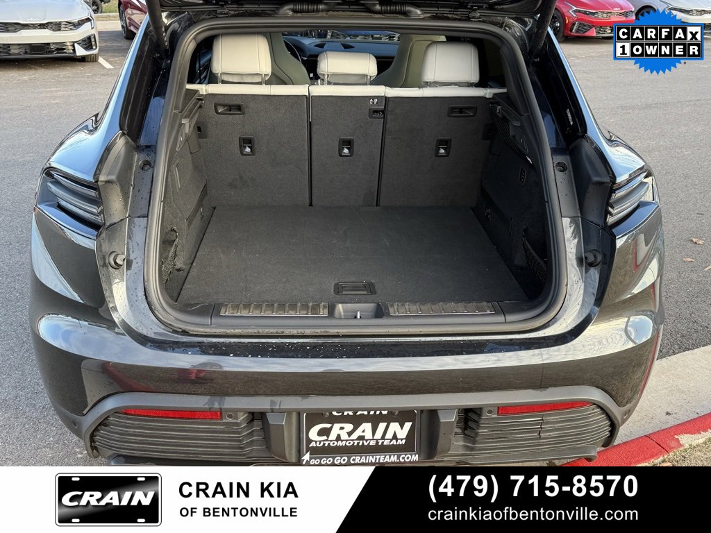 Used 2024 Porsche Macan 4 Electric image 29