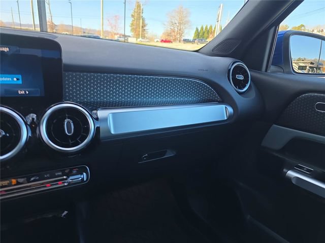 Used 2026 Mercedes-Benz GLB 250 4MATIC image 28