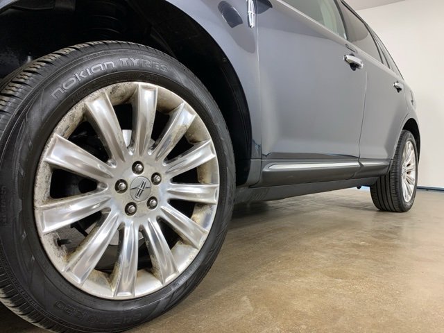 Used 2013 Lincoln MKX AWD image 2