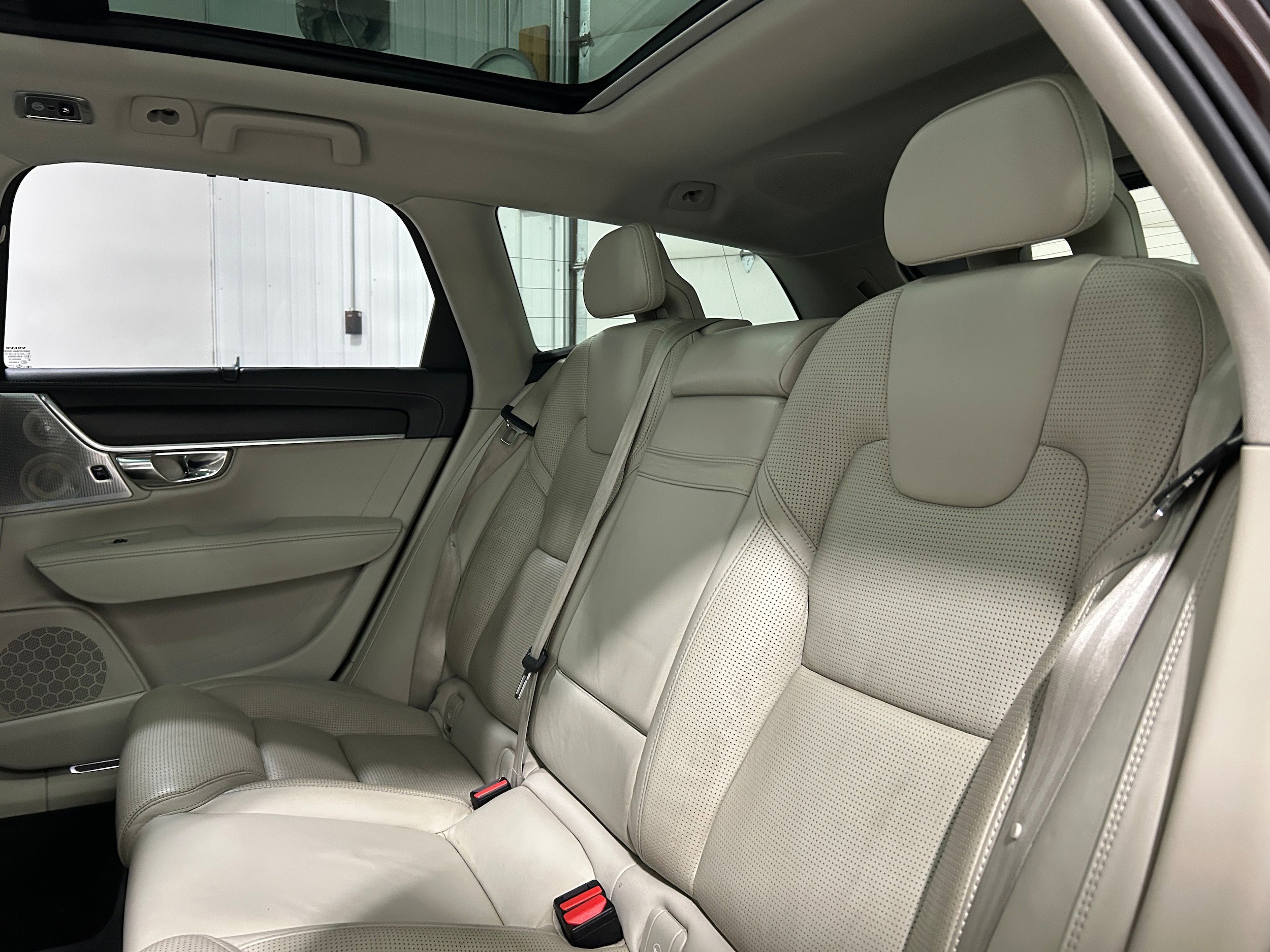 Used 2017 Volvo V90 T6 Cross Country image 29
