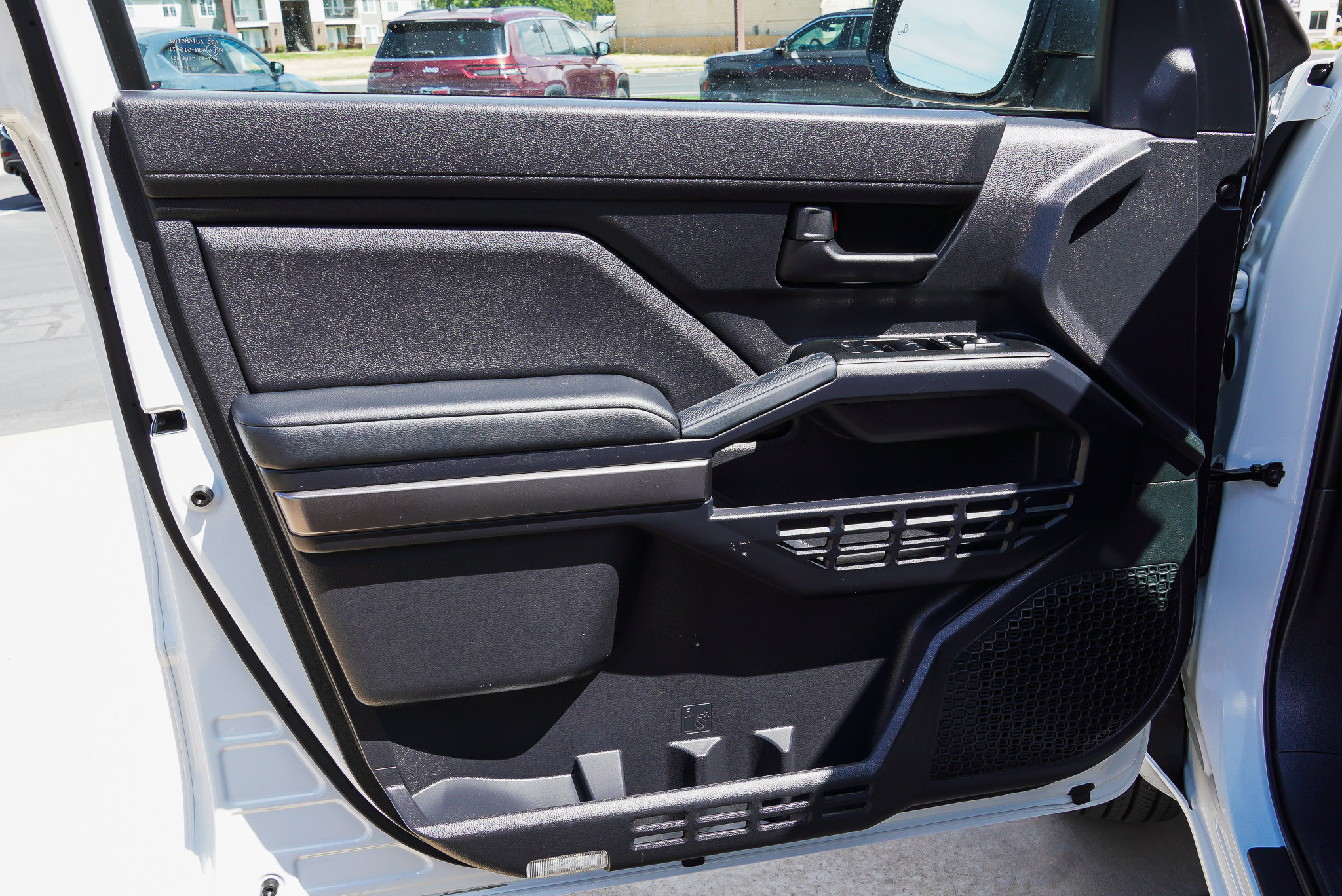 Used 2025 Toyota 4Runner SR5 AWD/4WD image 20