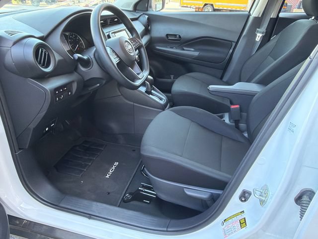Used 2025 Nissan Kicks Play S FWD image 9