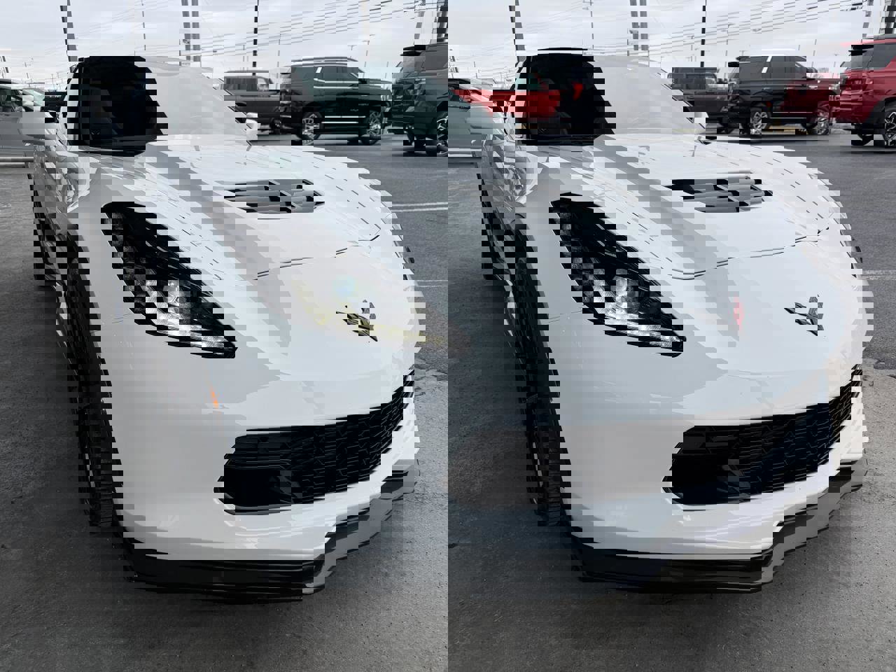 Used 2015 Chevrolet Corvette Z06 w/ 3LZ Preferred Equipment Group image 5