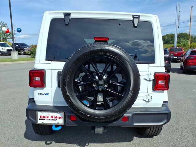 Used 2023 Jeep Wrangler Unlimited Sahara w/ Cold Weather Group AWD/4WD image 6