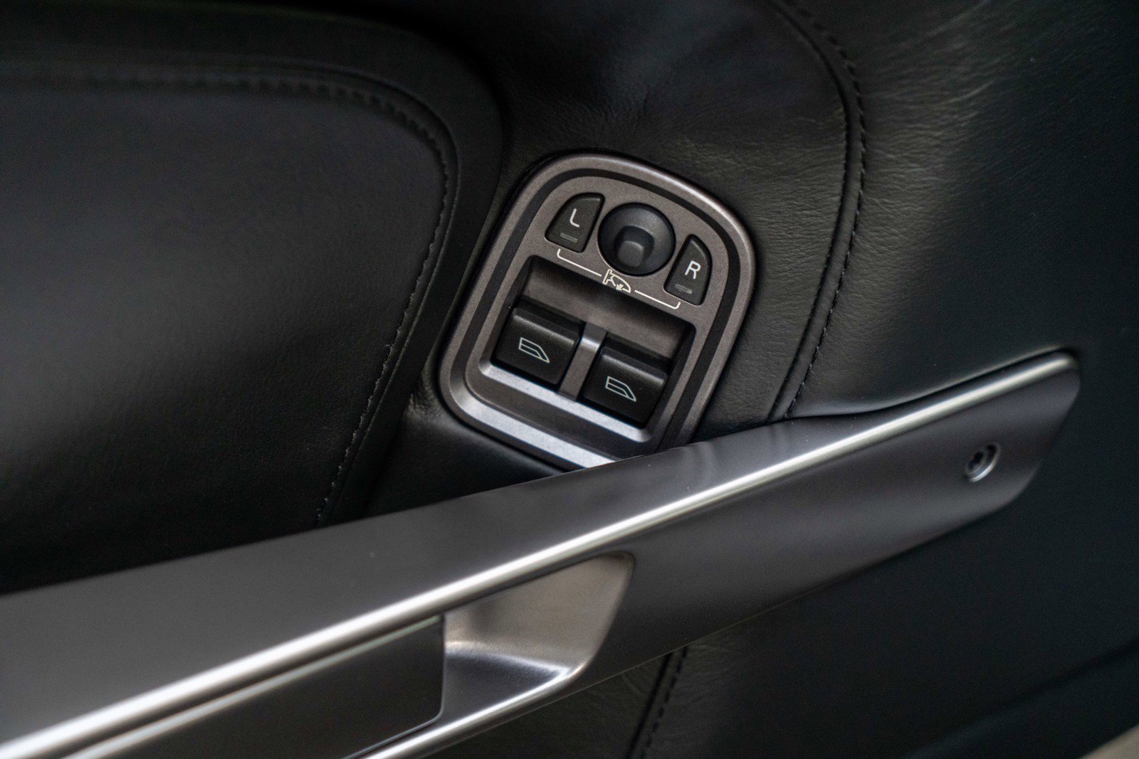 Used 2006 Aston Martin DB9 Coupe RWD image 15