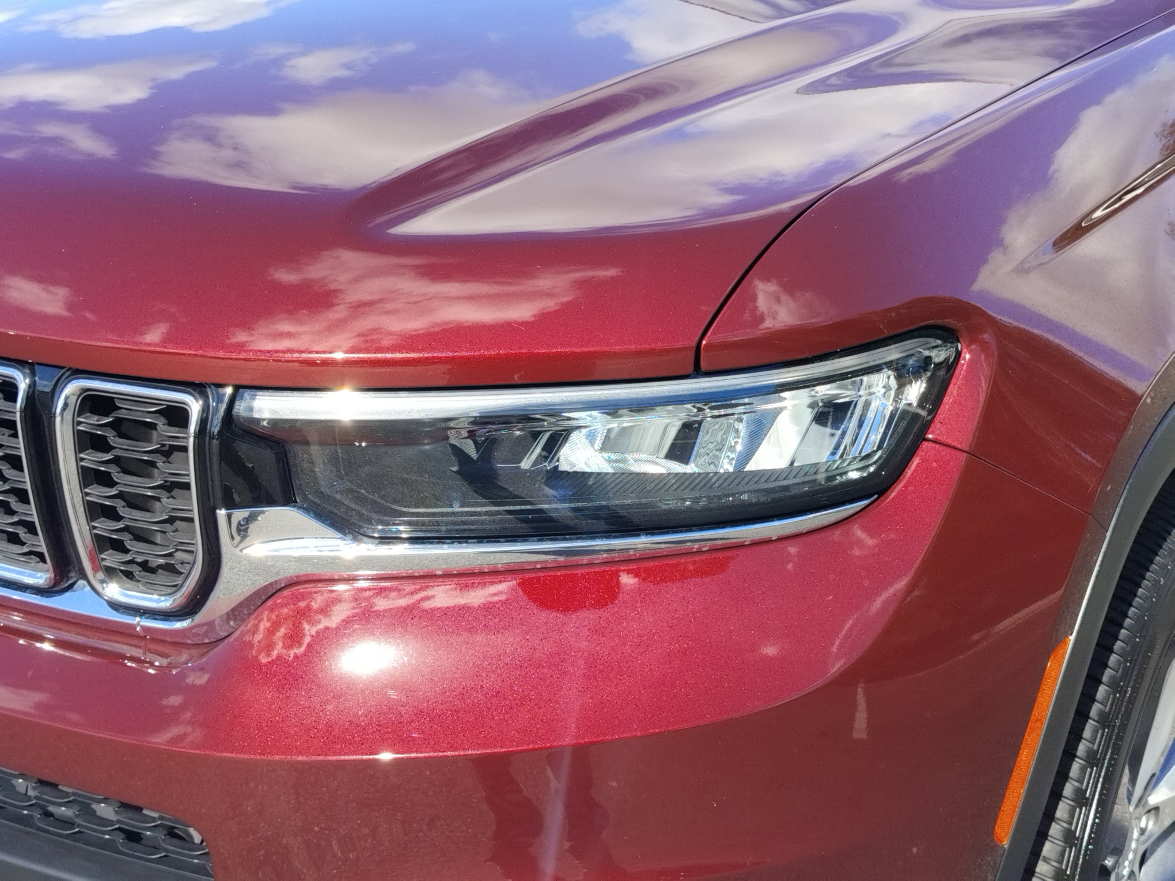 Used 2025 Jeep Grand Cherokee L Limited w/ Luxury Tech Group II image 9