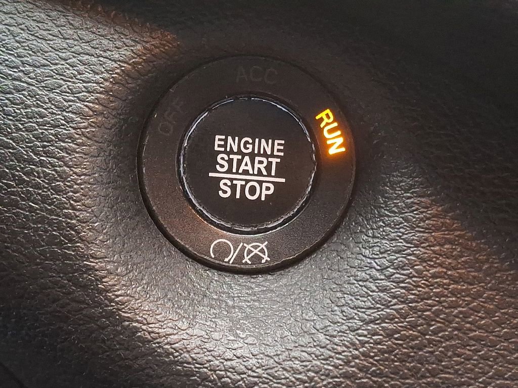 Used 2019 Jeep Cherokee Limited image 19