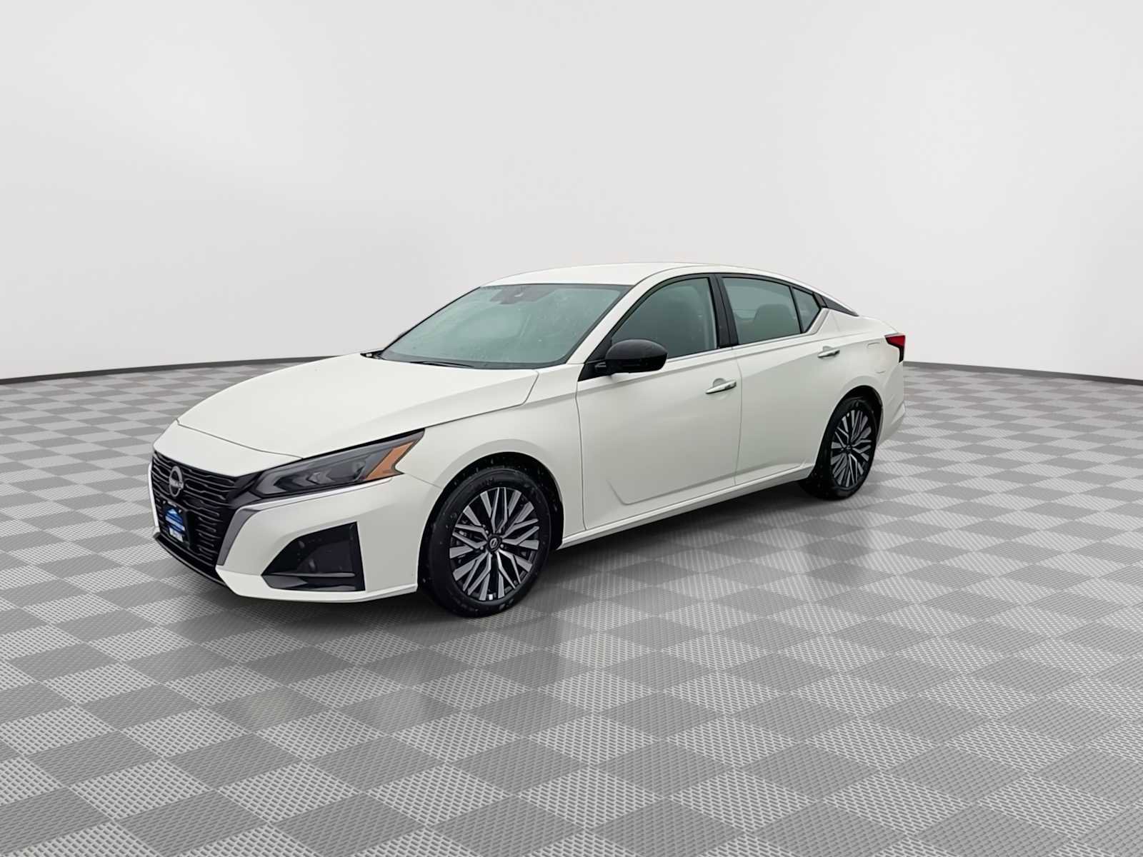 Used 2025 Nissan Altima 2.5 SV FWD image 4
