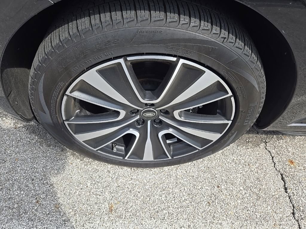 Certified 2024 Land Rover Range Rover SE image 10