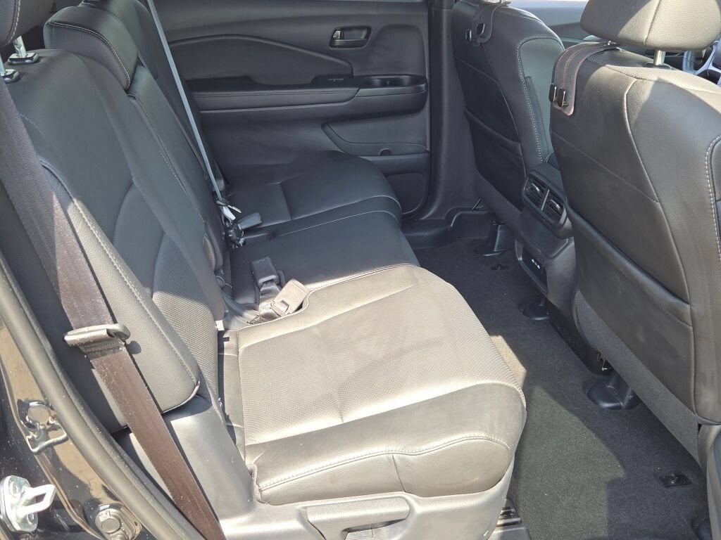 Used 2024 Honda Passport EX-L image 9