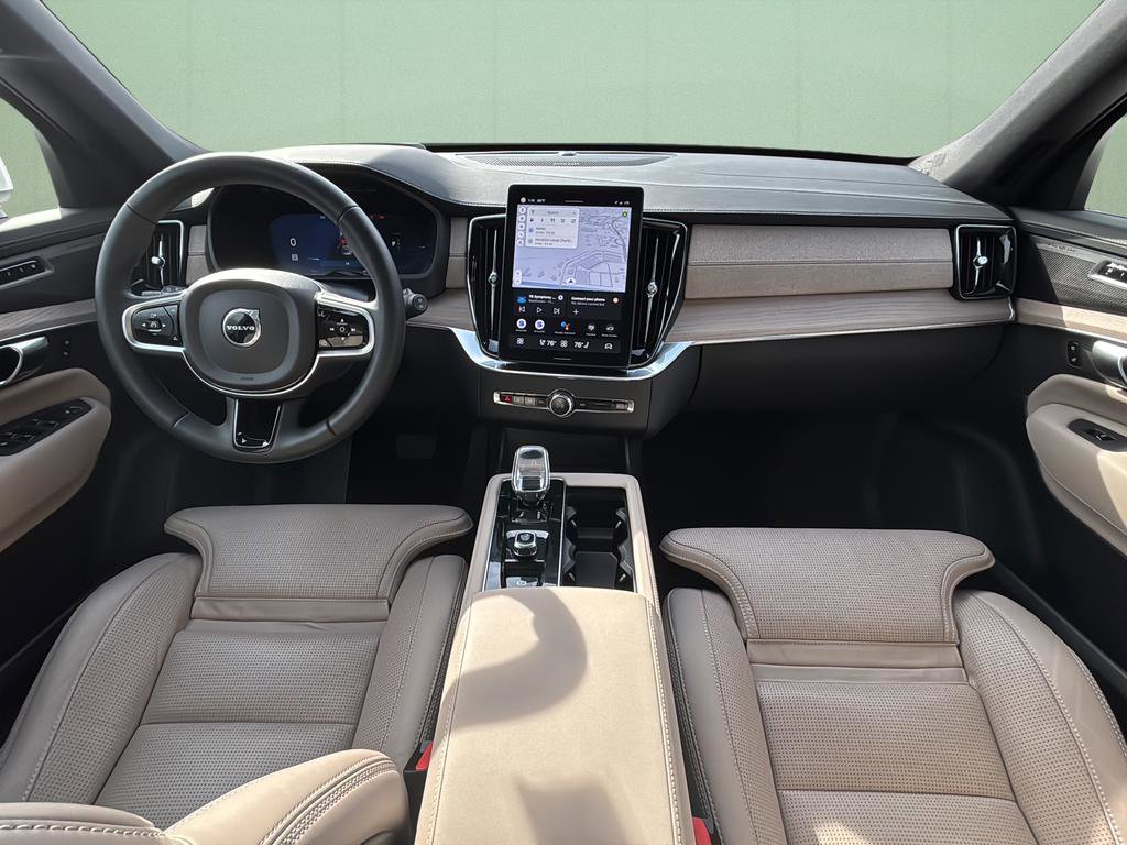 Used 2025 Volvo XC90 T8 Ultra image 47