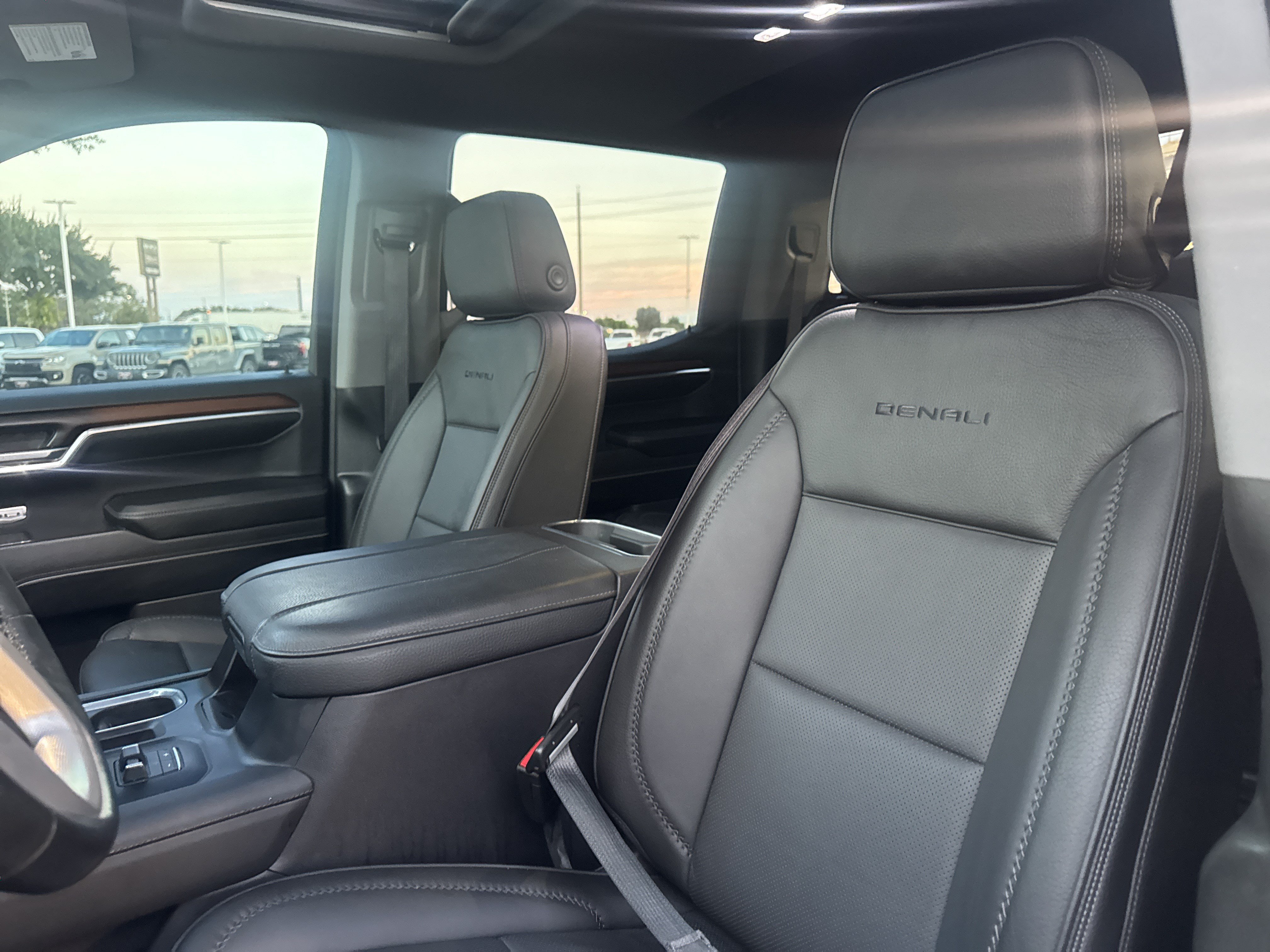 Used 2024 GMC Sierra 1500 Denali w/ Denali Reserve Package RWD image 6