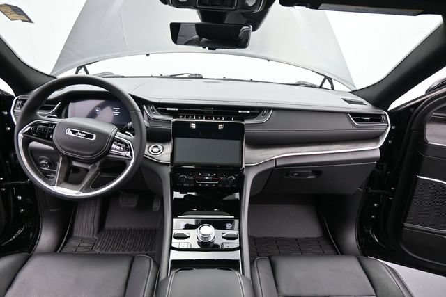 Used 2025 Jeep Grand Cherokee L Overland w/ Luxury Tech Group IV AWD/4WD image 25