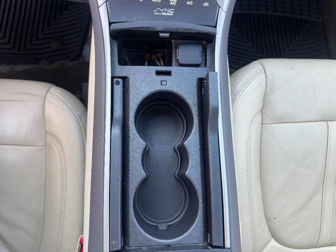 Used 2015 Lincoln MKZ Base 4dr Sedan w/ Equipment Group 202A Reserve image 29