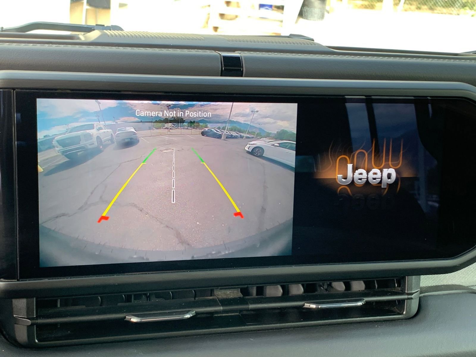 Used 2025 Jeep Wrangler Sahara image 17