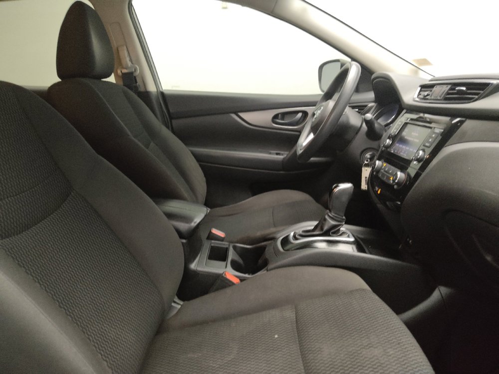 Used 2020 Nissan Rogue Sport S image 21