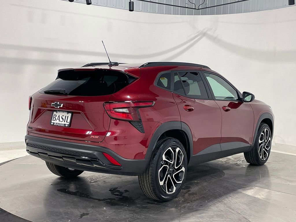 Used 2024 Chevrolet Trax RS FWD image 11