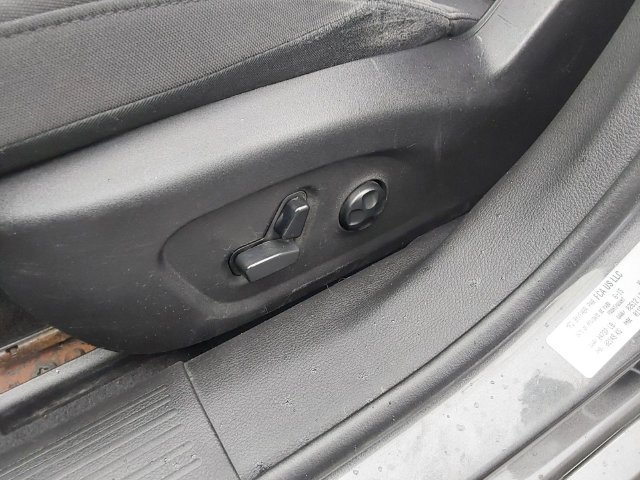 Used 2015 Chrysler 200 Limited w/ Comfort Group FWD image 15