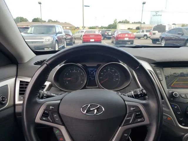 Used 2017 Hyundai Veloster FWD image 25