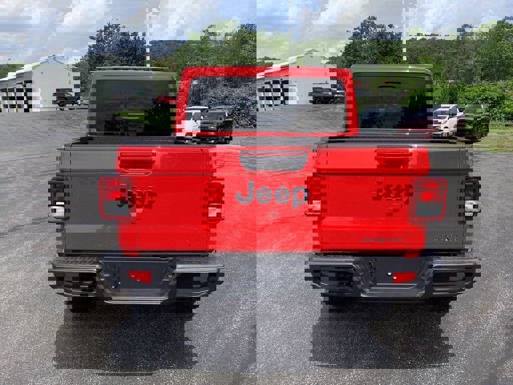 New 2025 Jeep Gladiator Sport image 5