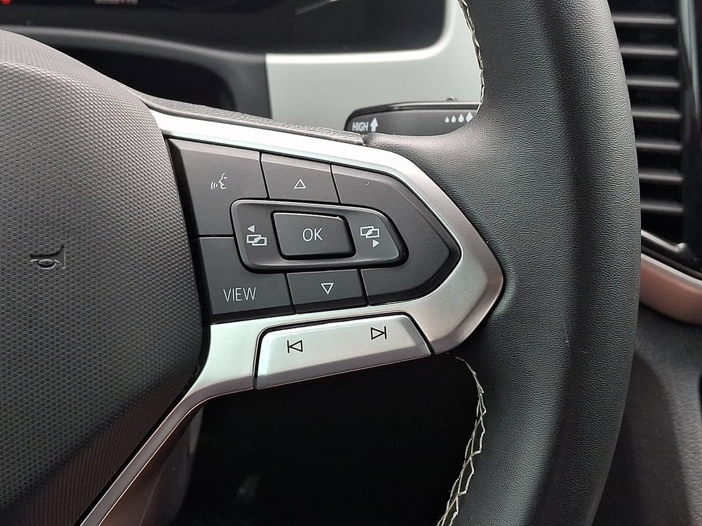 Used 2023 Volkswagen Atlas SE AWD/4WD image 25