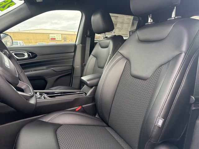 New 2026 Jeep Compass Latitude AWD/4WD image 17