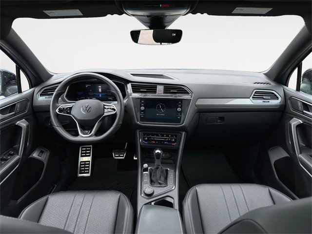 Used 2022 Volkswagen Tiguan SE R-Line image 10