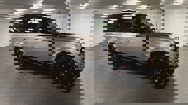 Used 2023 Land Rover Defender 130 X image 2