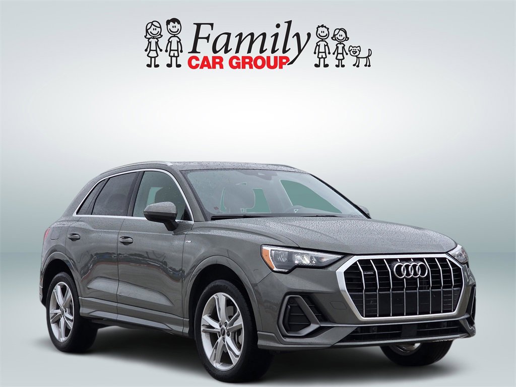 Used 2022 Audi Q3 2.0T Premium w/ Convenience Package image 2