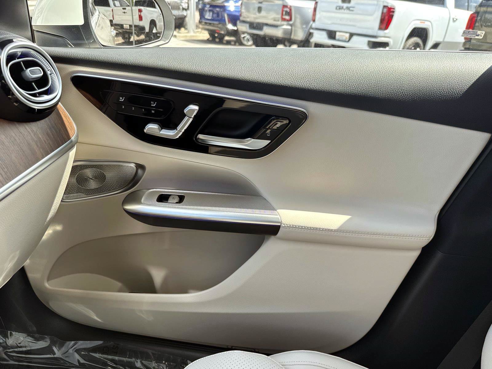 New 2027 Mercedes-Benz GLC 300 image 25