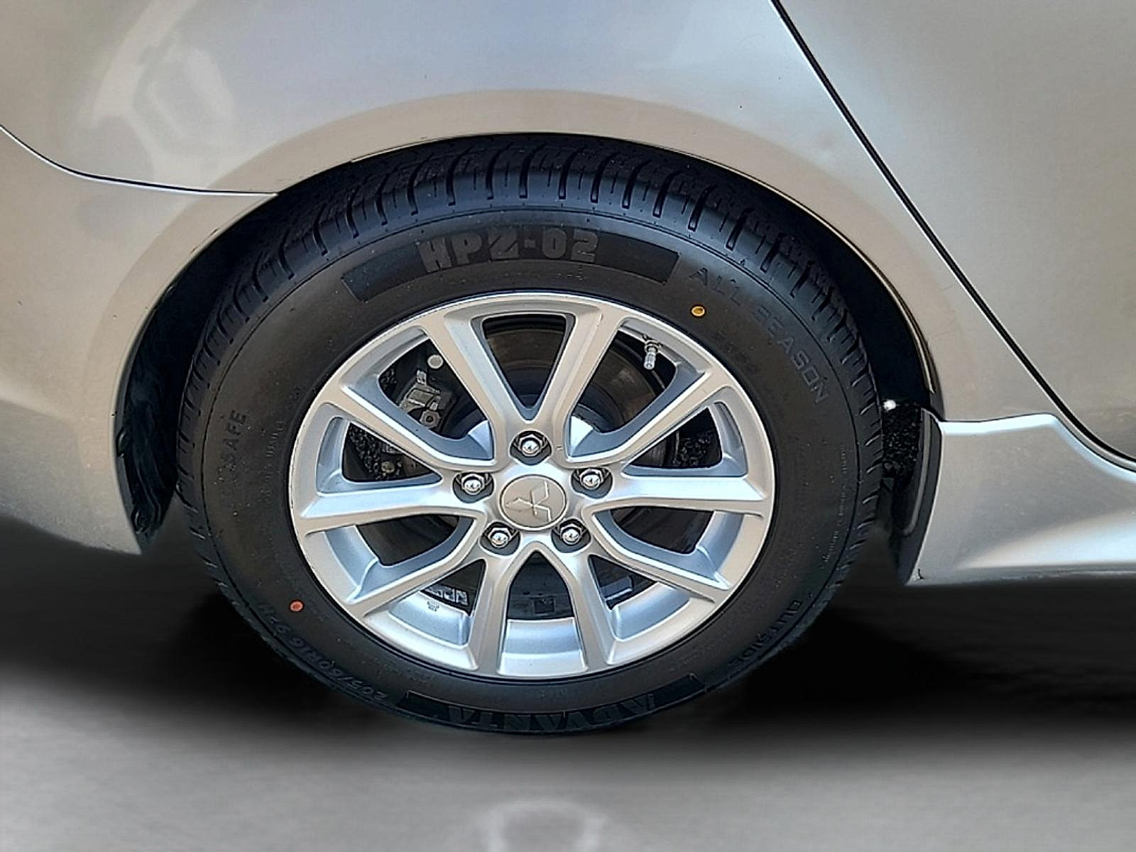Used 2016 Mitsubishi Lancer ES AWD/4WD image 9