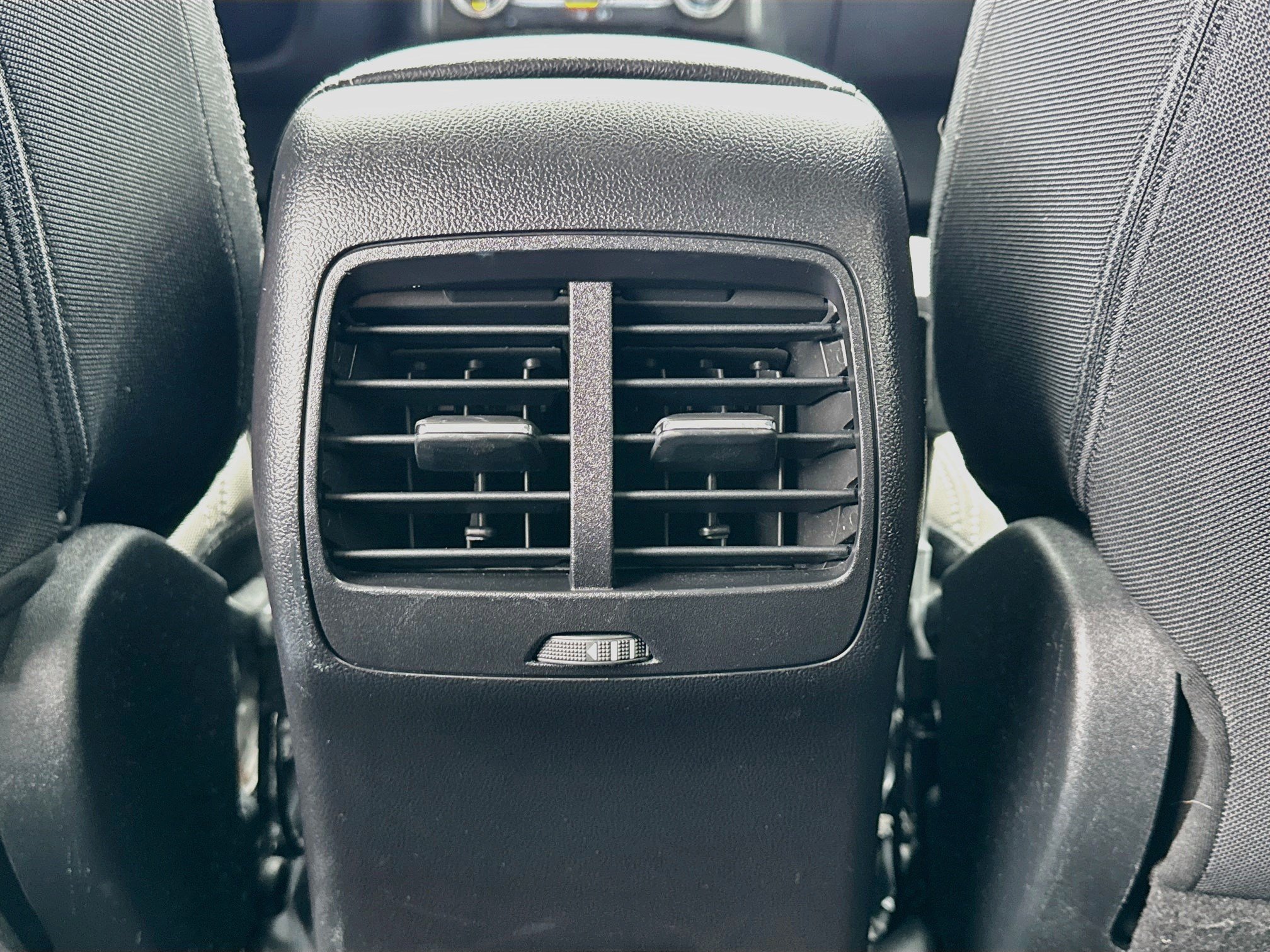 Used 2021 Ford Escape SE w/ SE Sport Appearance Package FWD image 16