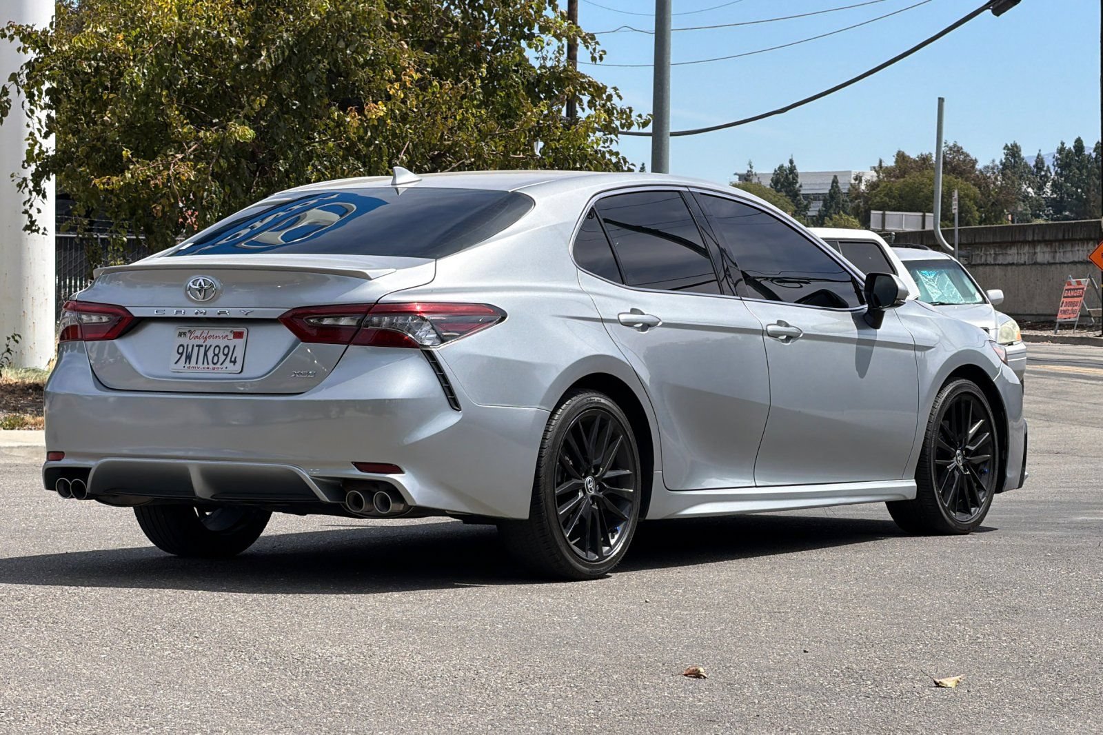 Used 2023 Toyota Camry XSE FWD image 4