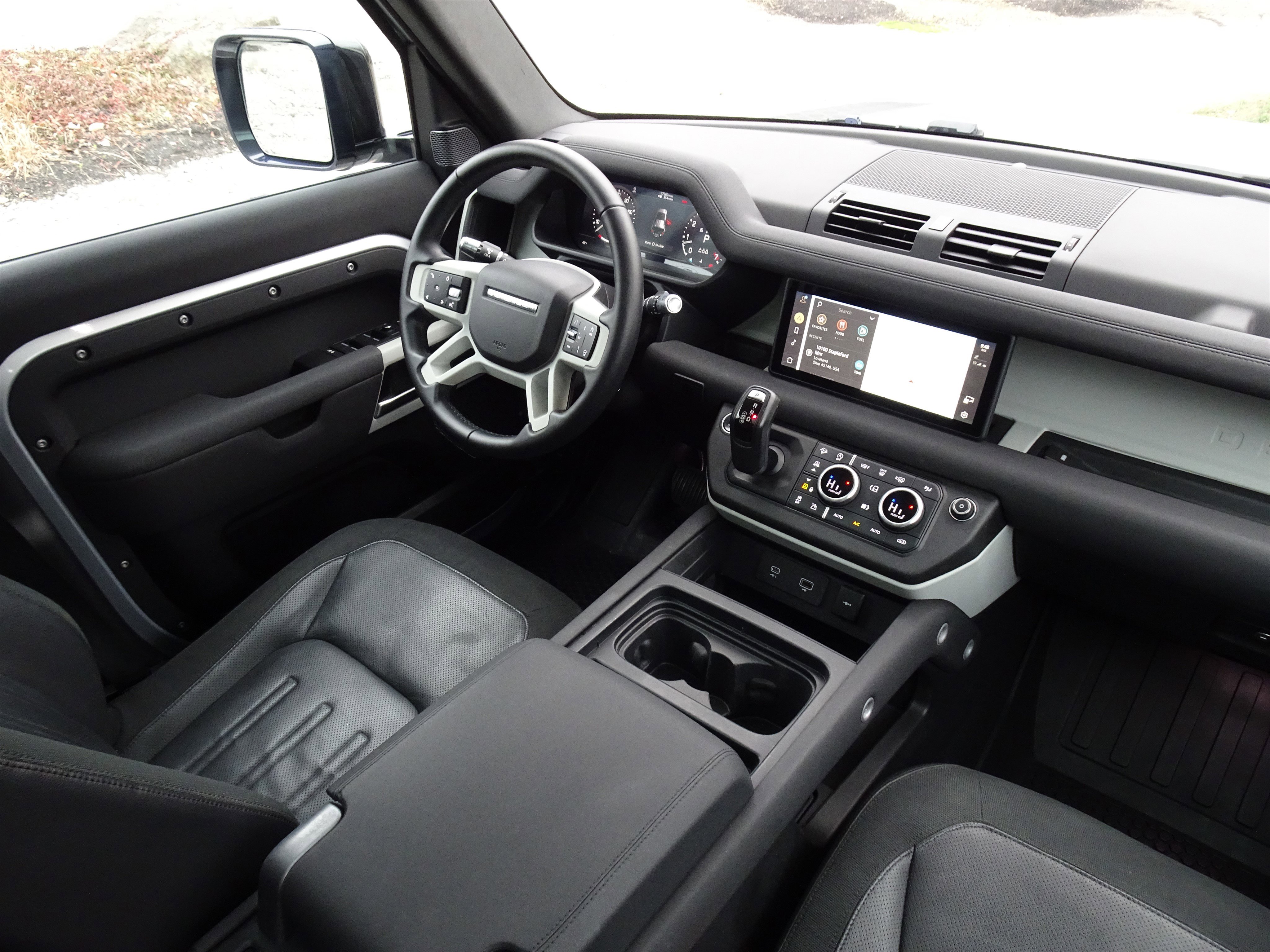 Used 2020 Land Rover Defender 110 SE image 24