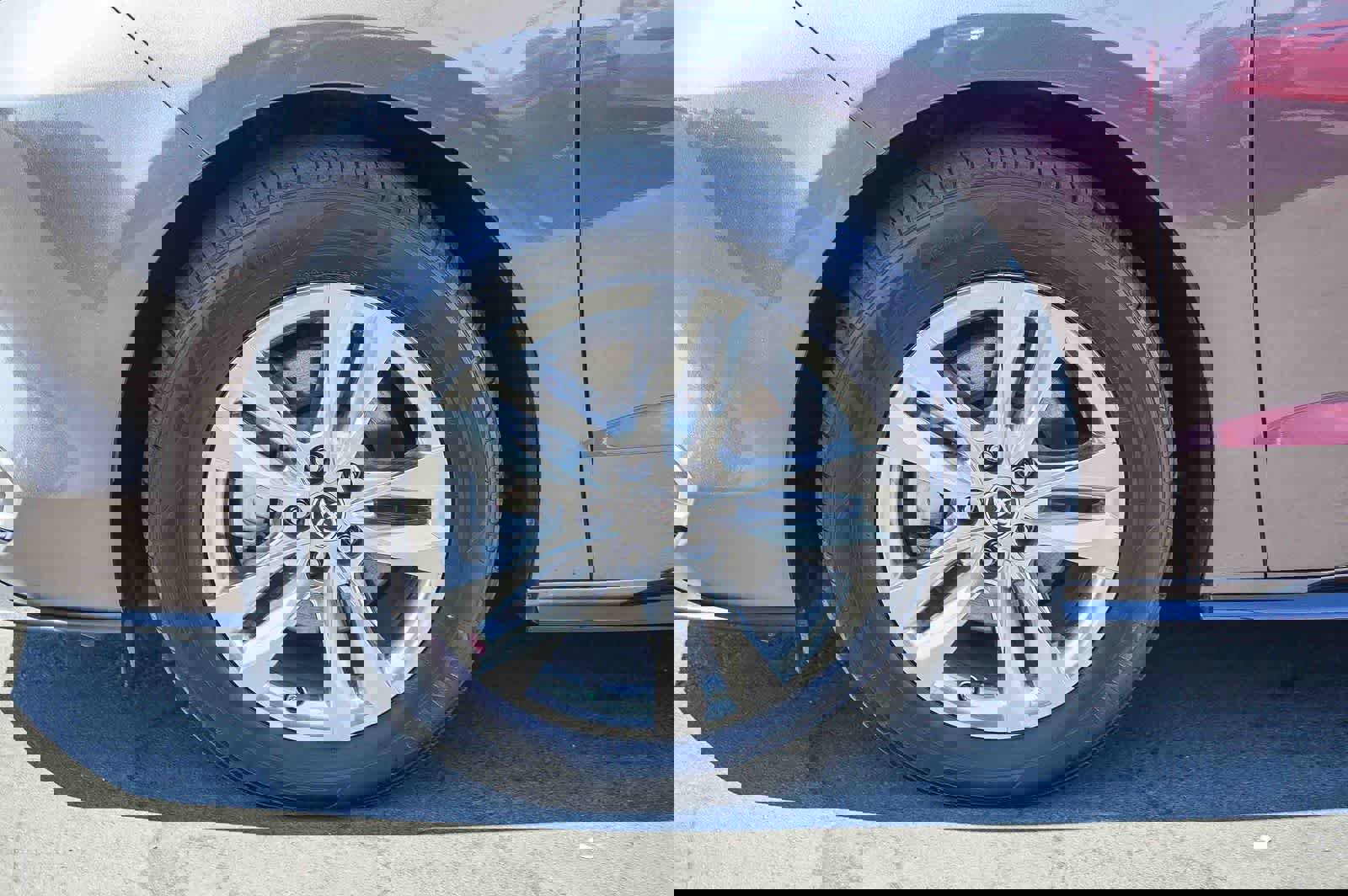 Used 2022 Toyota Sienna Limited image 9