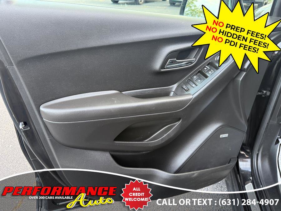 Used 2018 Chevrolet Trax Premier w/ Midnight Edition FWD image 26