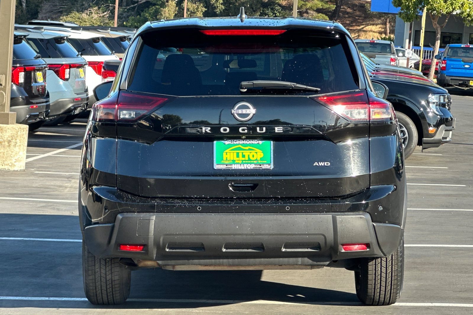 Used 2024 Nissan Rogue S AWD/4WD image 6
