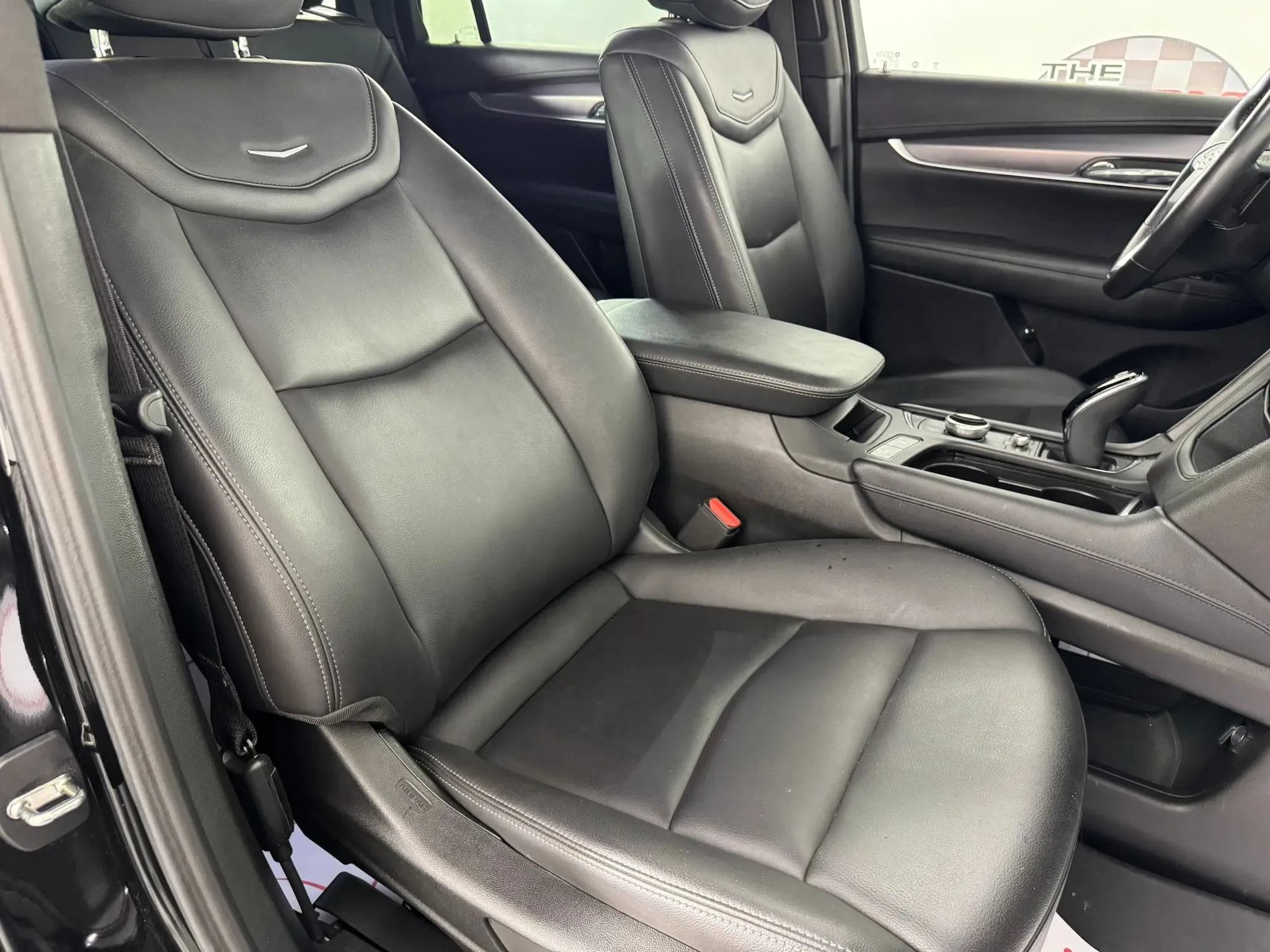Used 2023 Cadillac XT6 Luxury AWD/4WD image 35