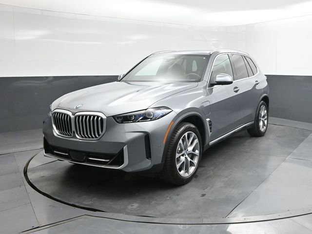 New 2026 BMW X5 xDrive50e w/ Climate Comfort Package image 30