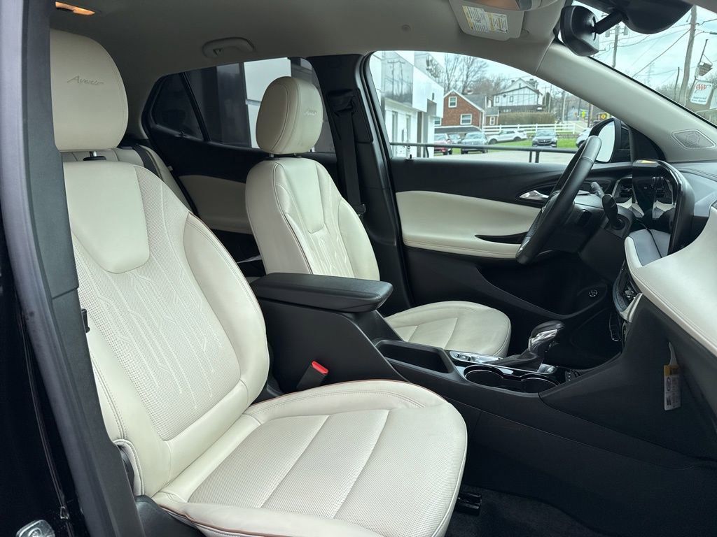 Used 2024 Buick Encore GX Avenir w/ Avenir Convenience Package image 31