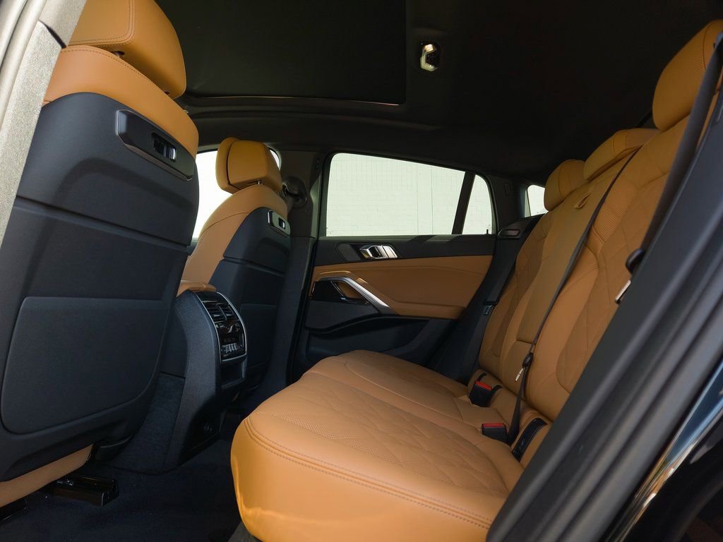 New 2026 BMW X6 xDrive40i w/ Climate Comfort Package image 15