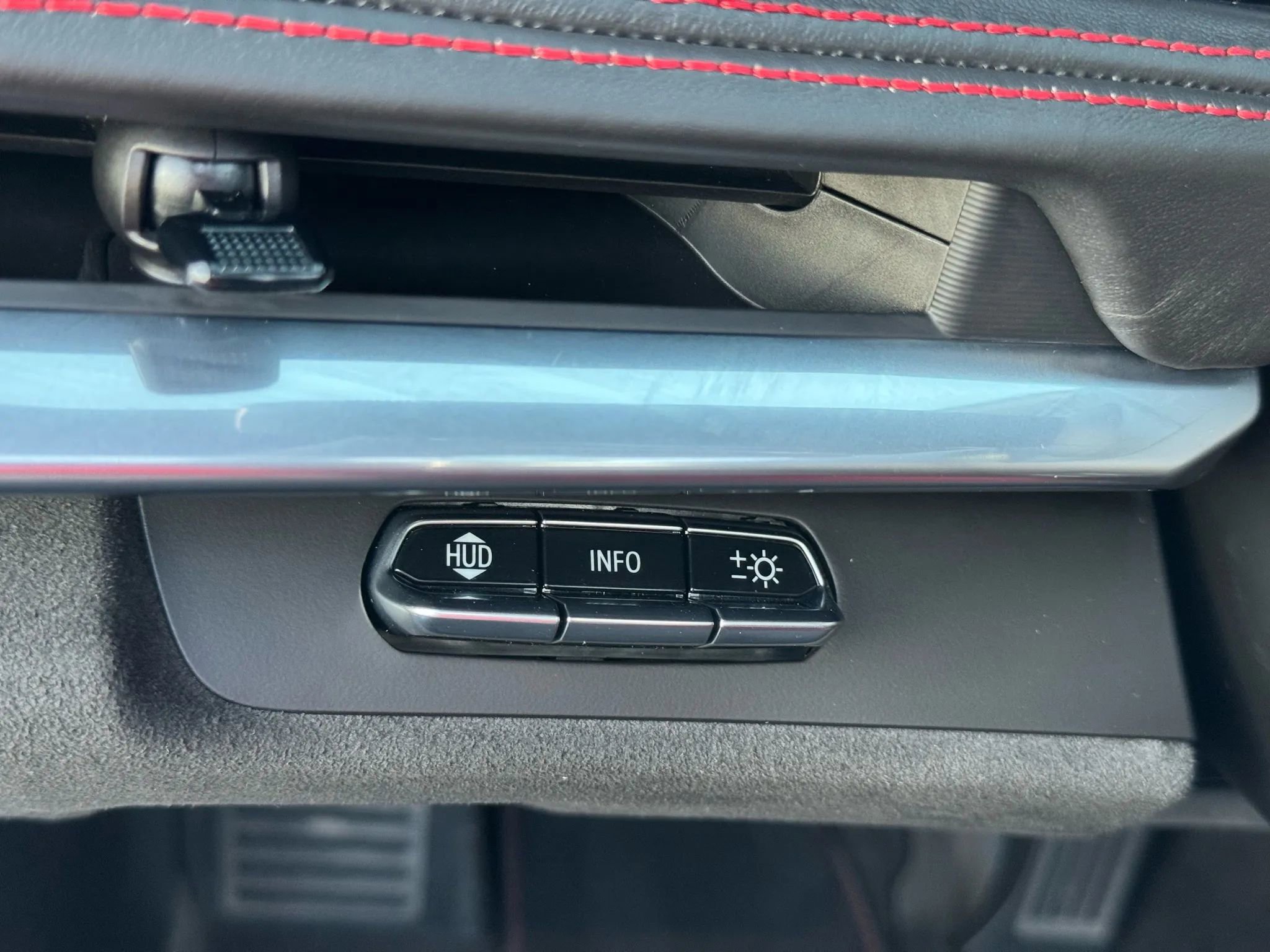 Used 2025 Chevrolet Corvette Stingray Premium Conv w/ Z51 Performance Package image 27