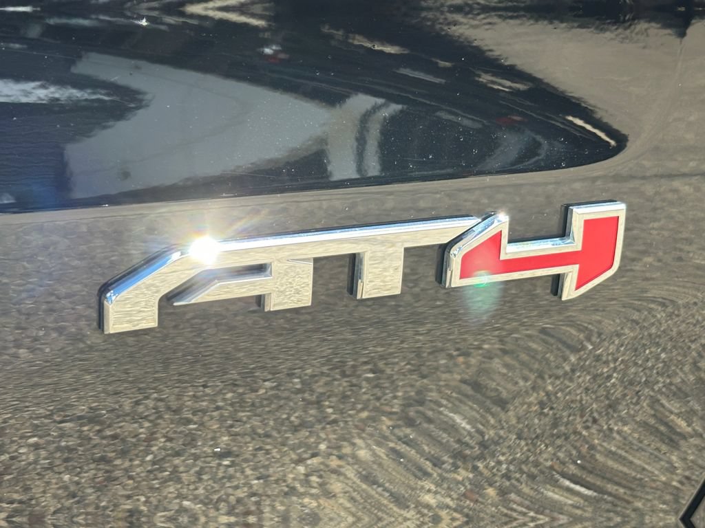 Used 2025 GMC Sierra 1500 AT4 w/ Technology Package AWD/4WD image 43