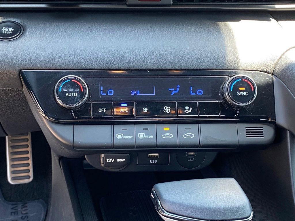 Used 2025 Hyundai Elantra Sport FWD image 17