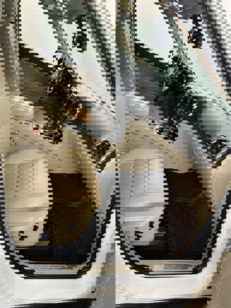 Used 2017 Jeep Grand Cherokee Limited w/ Luxury Group II image 41